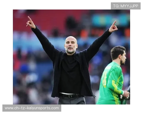 曼城门将与中卫配合训练：短传发起反击效率显著提升